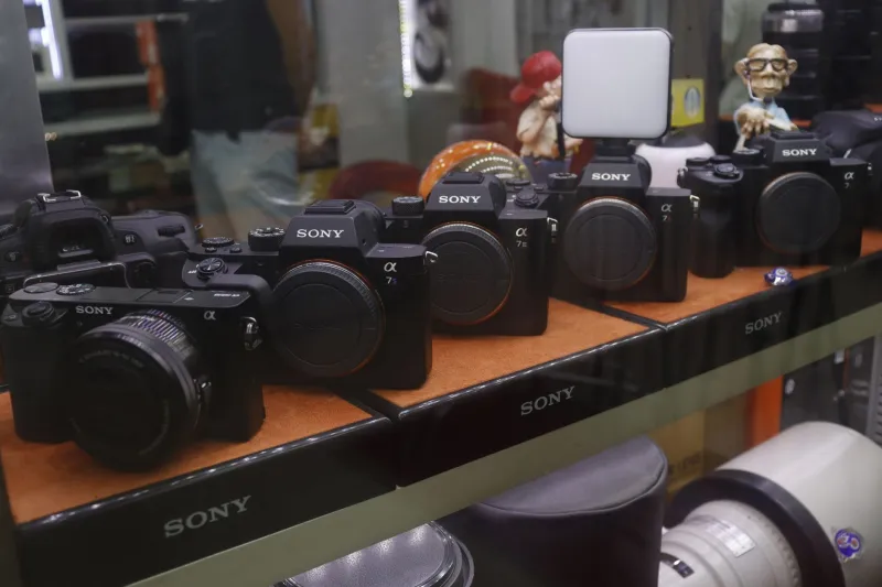 Rent the Gear, Keep the Cash: A Bootstrapped Founder's Honest Guide to Canon Equipment Rentals